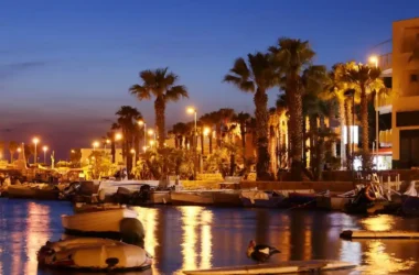 locali Porto Cesareo di sera